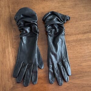 Barneys New York Black Genuine Leather Gloves